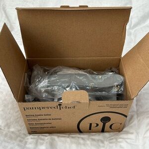 Pampered Chef Rolling Cookie Cutter 1442 NEW in Box